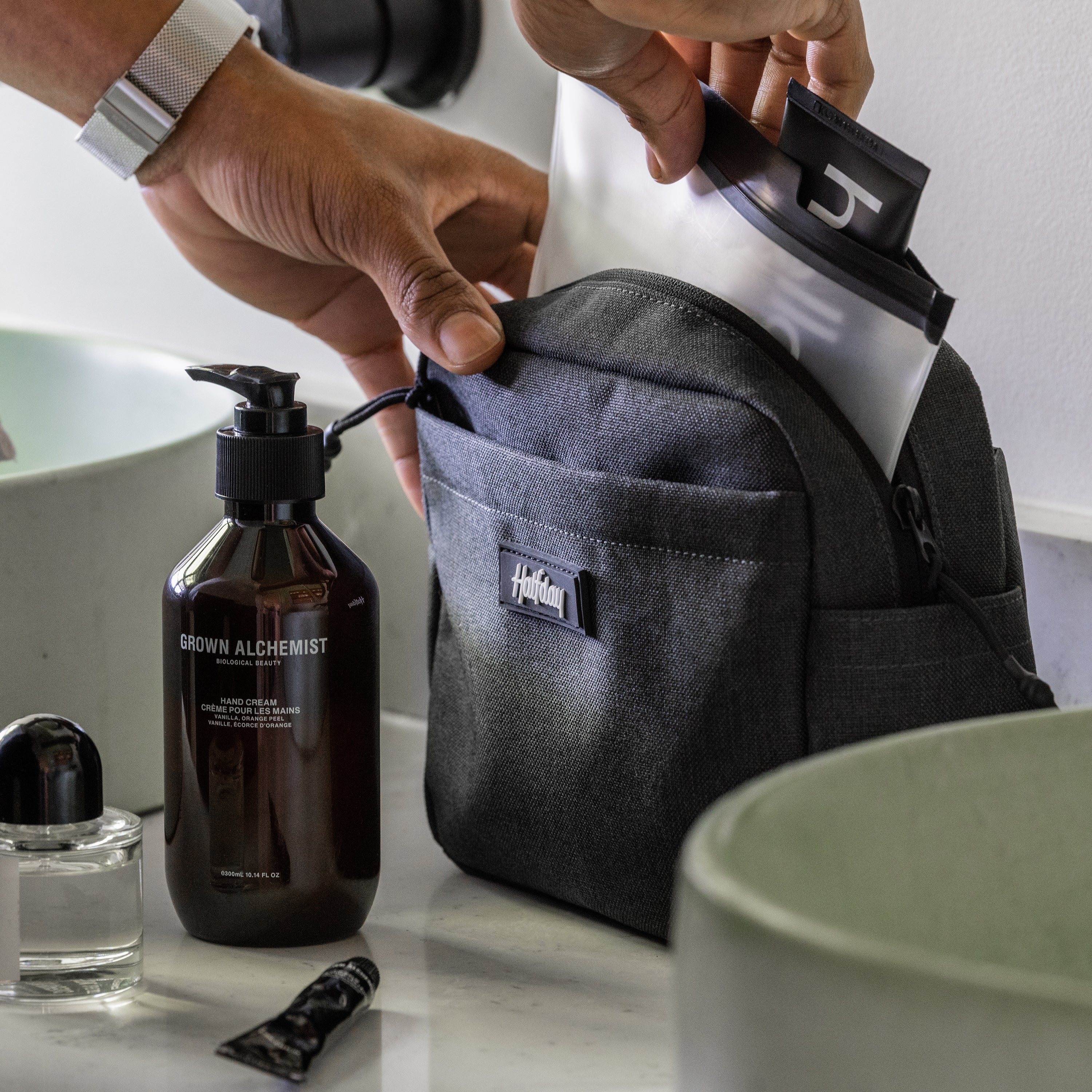 The Sidecar Toiletry Kit - Color Marine