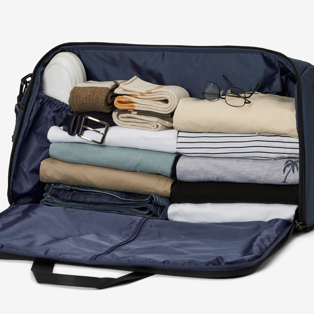 Propeller top garment duffel