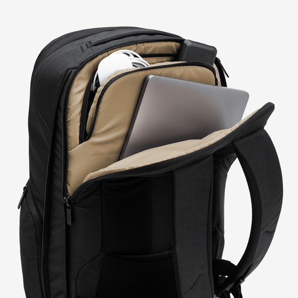 Roamer 2.8L Crossbody Bag